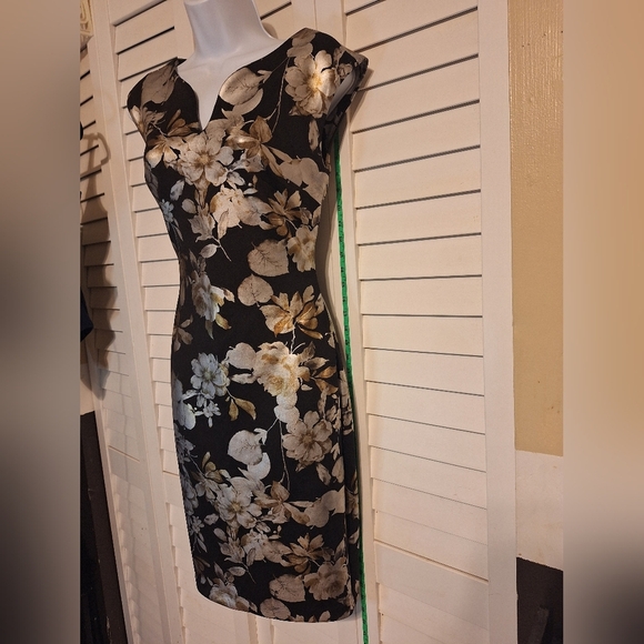 NY & Co. Sleeveless floral shiny dress Sz S bodycon - Picture 2 of 4